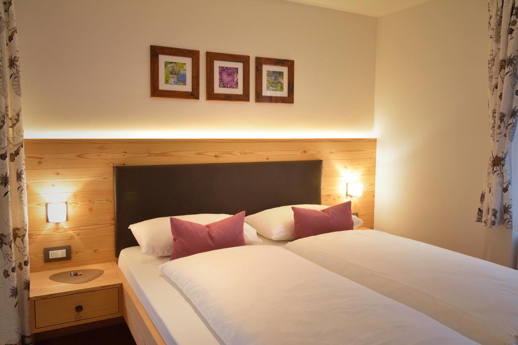 אורטיסיי Sule Hof Agriturismo חדר תמונה